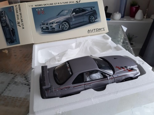 Autoart nissan gtr - 1/18,