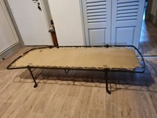 Ancien lit de camp pliant, monté sur roulettes. Militaria Scoutisme  Début XXème