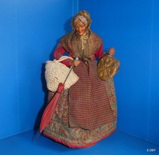 SANTON DE PROVENCE HABILLE  SIMONE JOUGLAS  60'  FEMME estampille sous le socle