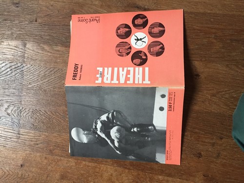 Revue avant scene theatre - avant,