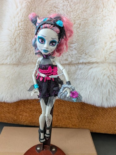 Poupée monster high - high,