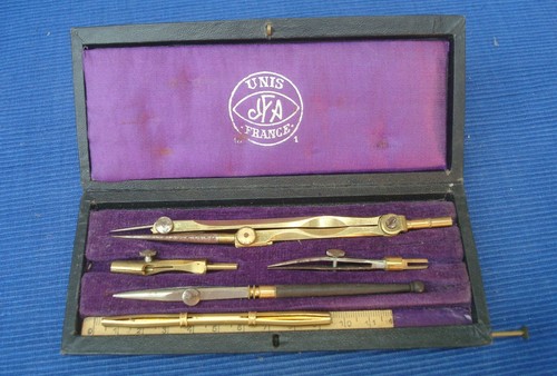 V45 boite compas - compas, unis