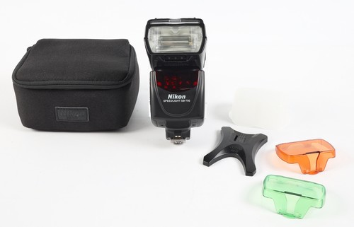 Nikon 700 speedlight - sb-700,