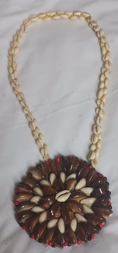 Ancien collier coquillages - de,