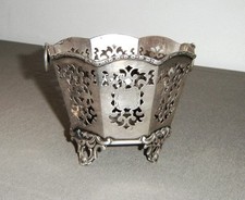 JOLIE PETITE JARDINIÈRE