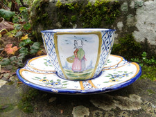 TASSE À DÉJEUNER ET SOUS