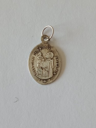 Minuscule médaille saint - médaille,