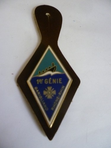 Ancien insigne pucelle - ancien,