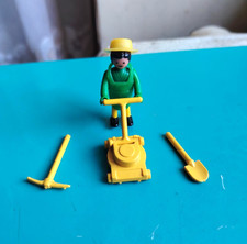 Vintage Majokit Majorette JARDINIER Chapeau Tablier Tondeuse Pioche Pelle France