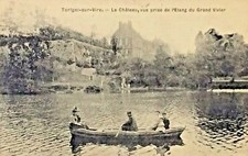 CPA TORIGNI-s/VIRE (MANCHE 50) LE CHÂTEAU, vue prise de L ÉTANG DU GRAND VIVIER