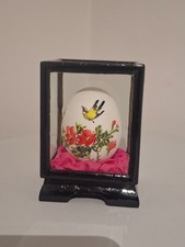 Oeuf ancien peint à la main