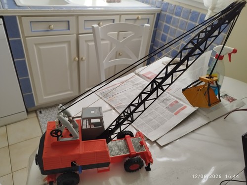 Grue benne preneuse - grue,
