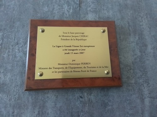 Plaque commémorative l - de,