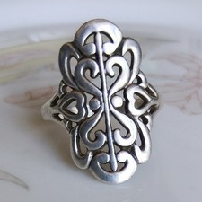 Très jolie Bague coeur fleurs