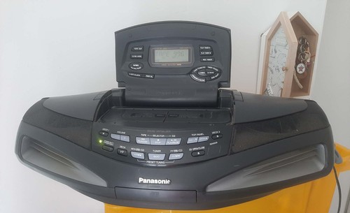 Poste radio design - avion, cd