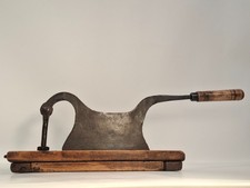 ANCIEN HACHOIR A TABAC ( Tabatière )                            (Décoretout31)