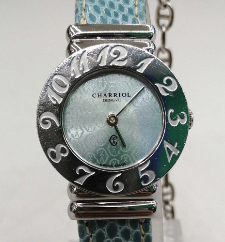 Montre analogique quartz - à,