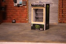 diorama élément frigo Monster Energy   1/18 9 x 5 x 4.4 cm  garage The car