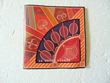 Livret Carré Hermès SAISON ETE 2012