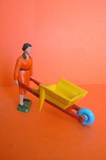 STARLUX / LA FERME : LA FERMIERE  AVEC SA BROUETTE