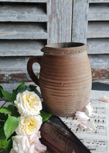 Ancien petit pot - petit, lait