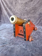 Collection. Fort canon de fête sur support bois XIX siècle.