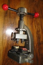 appareil Professionnel Horloger Presse dévissage fonds Montre opened Watch Rolex