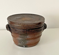 Ancien pot en grès à oreilles.