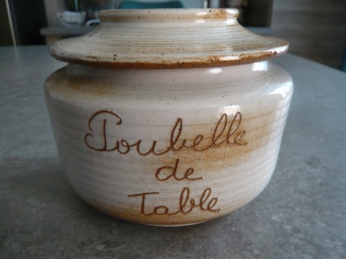 Poubelle table gres du - table,