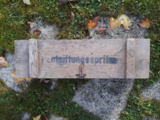 Caisse bois 1944, de terrain, All. datée 44, pour appareil de décontamination.