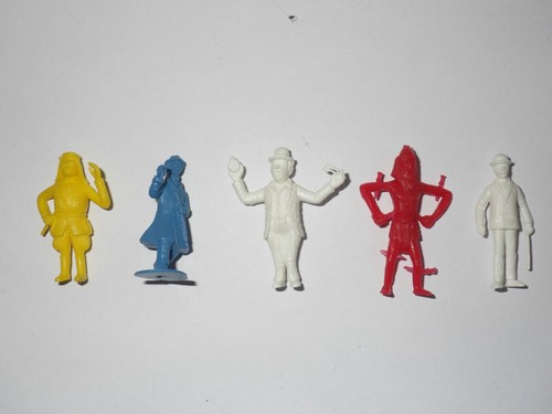 Lot 5 figurines - n°4,