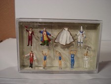 Preiser HO 9 personnages de cirque ref 20254