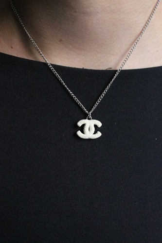 Chanel collier métal avec - chanel,