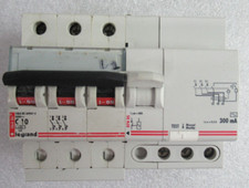 LEGRAND BLOC DISJONCTEUR DIFFERENTIEL TRIPOLAIRE 10A COURBE C