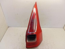 Feu arriere principal droit