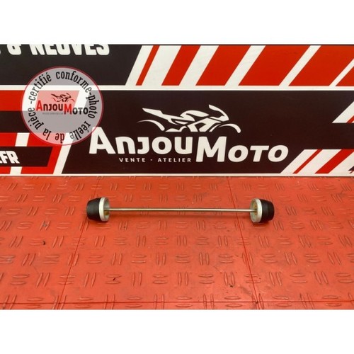 Protection axe roue arriere