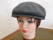 NEUVE SYMPA CASQUETTE PLATE