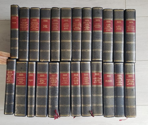 Lot tomes des - 24,
