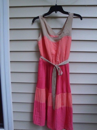 The limited multi - multi-color, dress