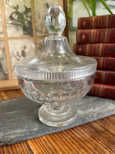 Drageoir pot couvert cristal - &,