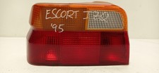 950470 Enjoliveur Inf Feu Arriere Gauche pour FORD ESCORT BERL./TURNIER * 116108
