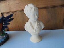 Buste porcelaine signé