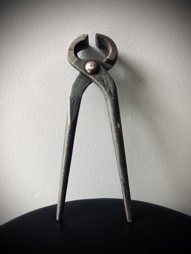 Outil ancien pince coupante - outil,