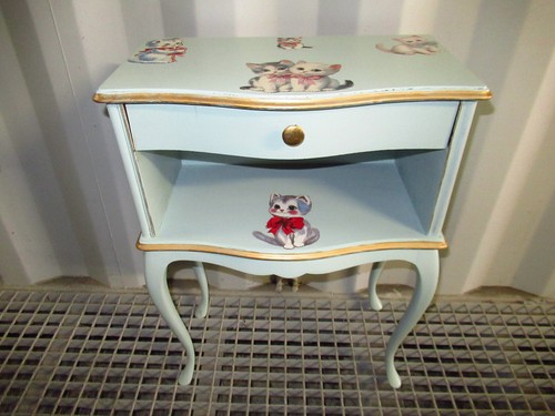 Chevet vintage bois repeint - vintage,