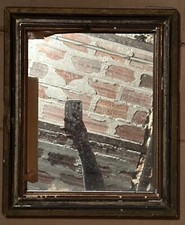 Miroir ancien cadre en bois stuqué doré à décor perlé XIXème siècle