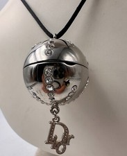 Collier pendentif Christian Dior "Diorliht" métal argenté et strass