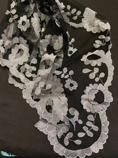 Mantille dentelle noire et