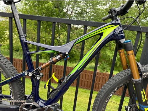 Mountain bike specialized - mountain,