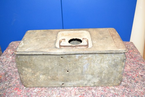 Caisse pour petit - , bidon