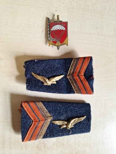 Paire épaulettes armée de - d,